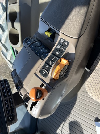 2015 John Deere 8320R Tractor