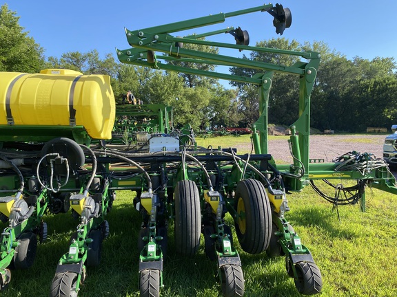 2013 John Deere 1770NT CCS Planter