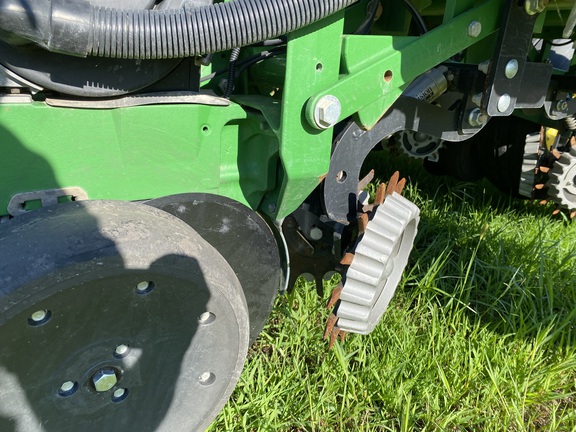 2013 John Deere 1770NT CCS Planter