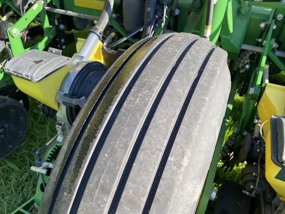 2013 John Deere 1770NT CCS Planter