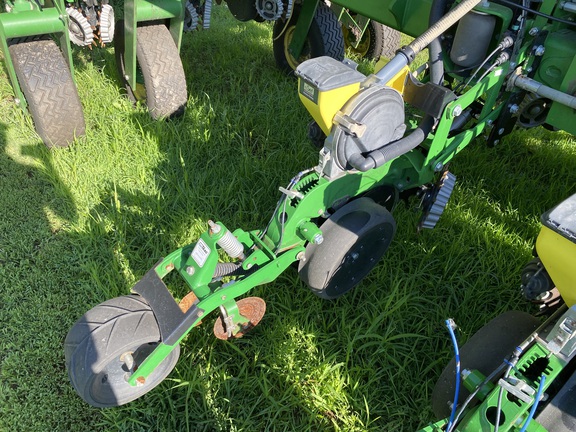 2013 John Deere 1770NT CCS Planter