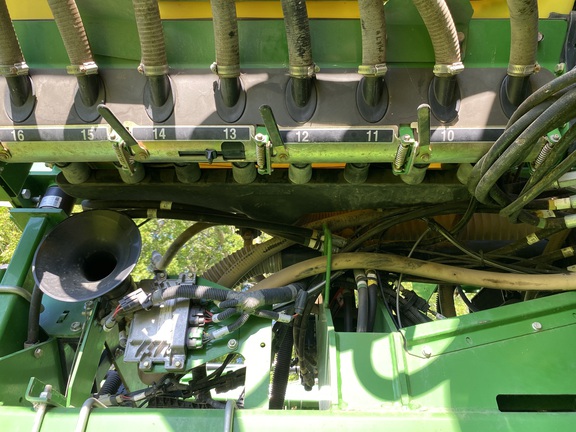 2013 John Deere 1770NT CCS Planter