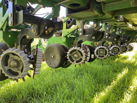 2013 John Deere 1770NT CCS Planter