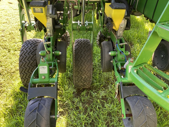 2013 John Deere 1770NT CCS Planter