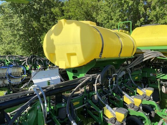 2013 John Deere 1770NT CCS Planter