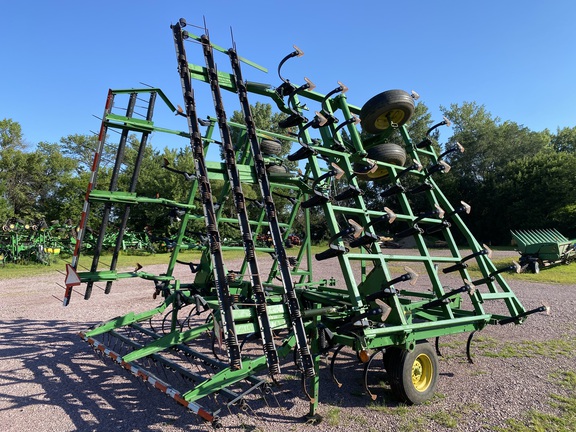 1989 John Deere 960 Field Cultivator