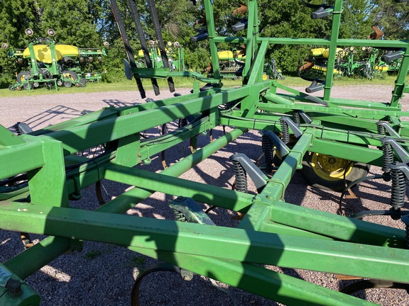 1989 John Deere 960 Field Cultivator