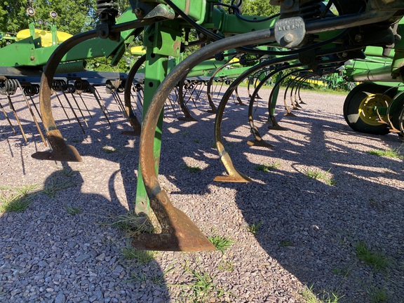 1989 John Deere 960 Field Cultivator