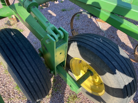 1989 John Deere 960 Field Cultivator