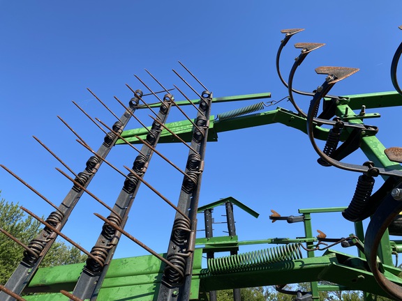 1989 John Deere 960 Field Cultivator