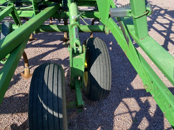 1989 John Deere 960 Field Cultivator