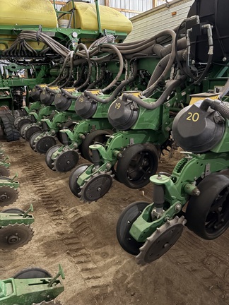 2021 John Deere 1775NT Planter