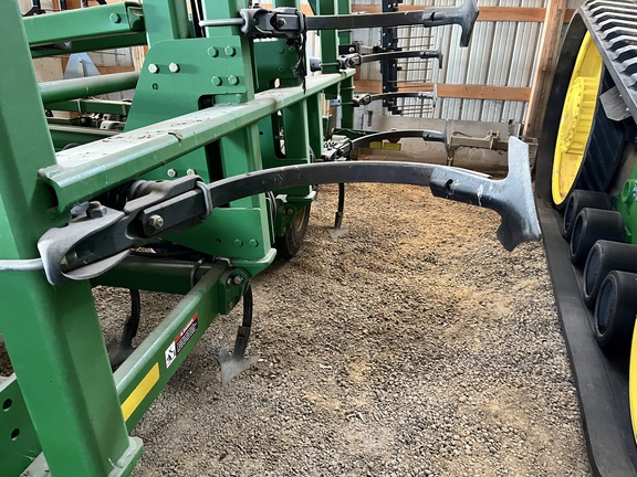 2009 John Deere 2210 Field Cultivator