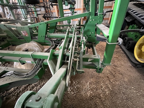 2009 John Deere 2210 Field Cultivator