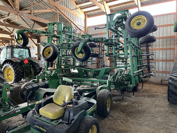 2009 John Deere 2210 Field Cultivator