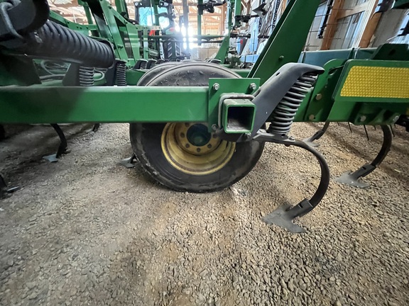 2009 John Deere 2210 Field Cultivator