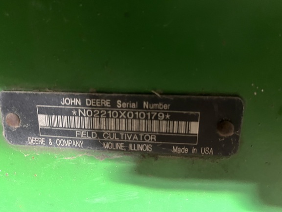 2009 John Deere 2210 Field Cultivator