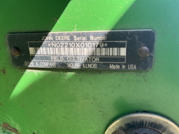 2009 John Deere 2210 Field Cultivator
