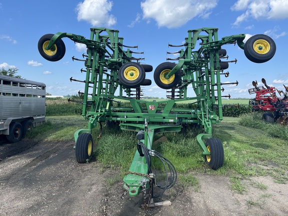 2009 John Deere 2210 Field Cultivator
