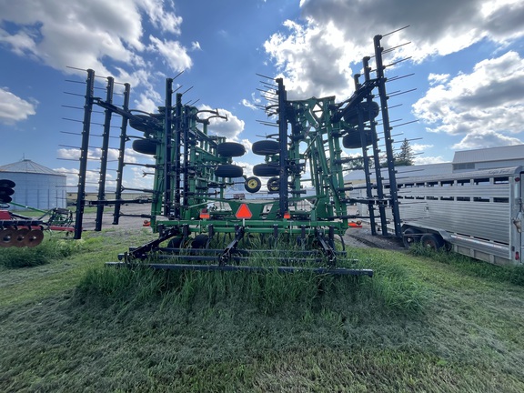 2009 John Deere 2210 Field Cultivator