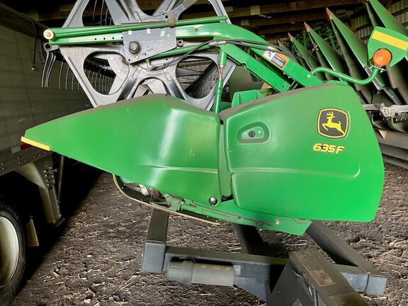 2009 John Deere 635F Header Combine