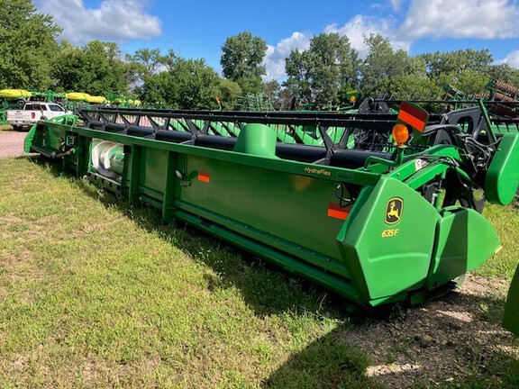 2009 John Deere 635F Header Combine