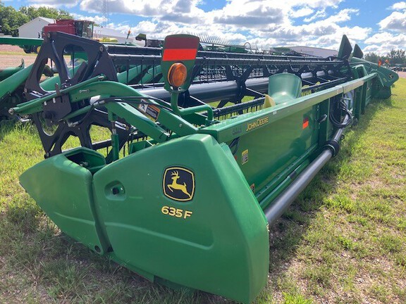 2009 John Deere 635F Header Combine