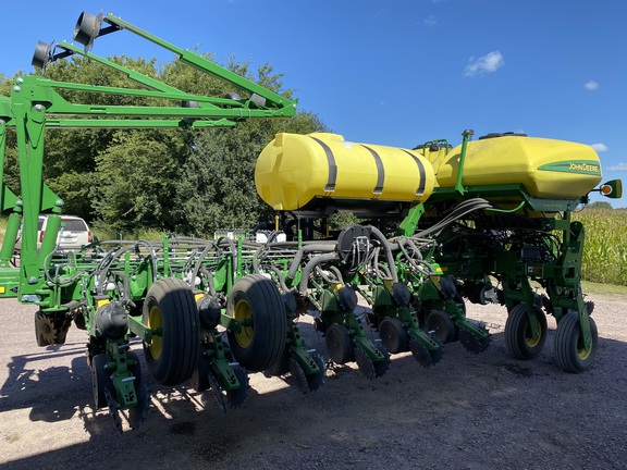 2019 John Deere 1775NT Planter