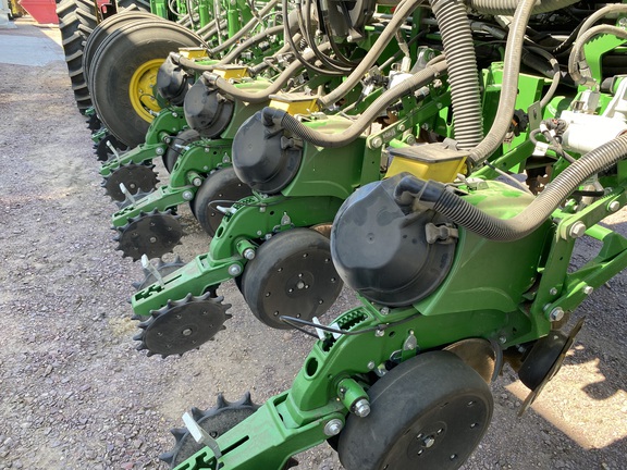 2019 John Deere 1775NT Planter