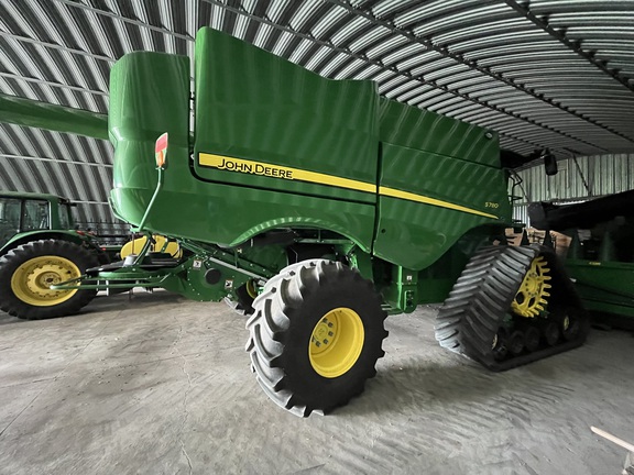 2023 John Deere S780 Combine