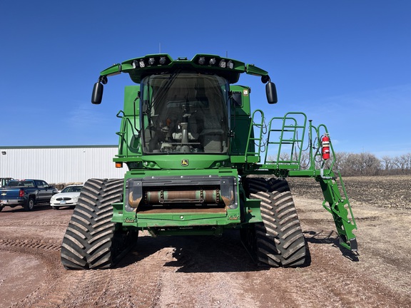 2023 John Deere S780 Combine
