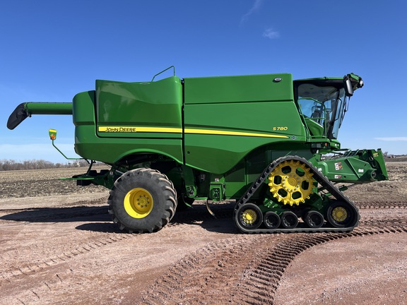 2023 John Deere S780 Combine