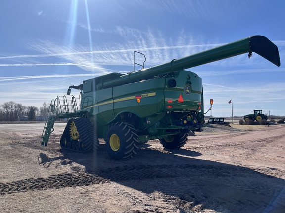 2023 John Deere S780 Combine