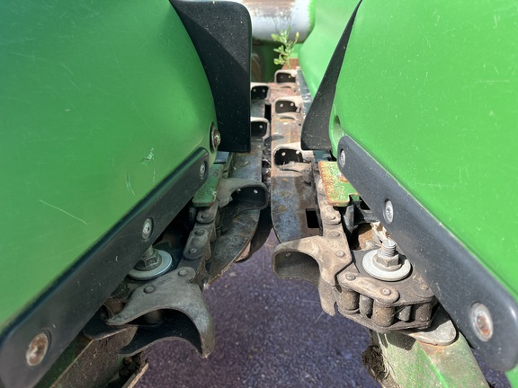 2017 John Deere 612FC Header Corn Head