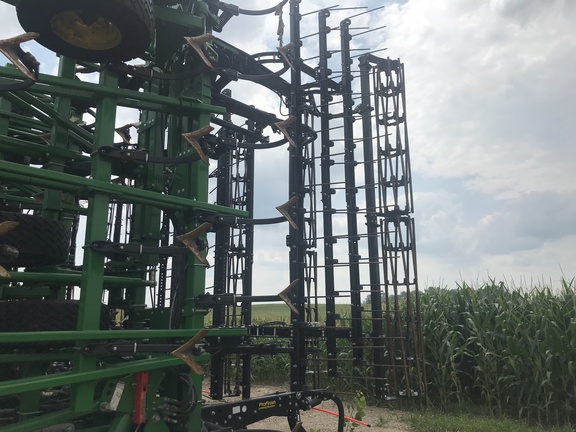 2024 John Deere 2230FH Field Cultivator