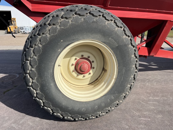 2004 Brent 780 Grain Cart