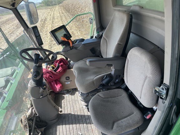 2022 John Deere S790 Combine