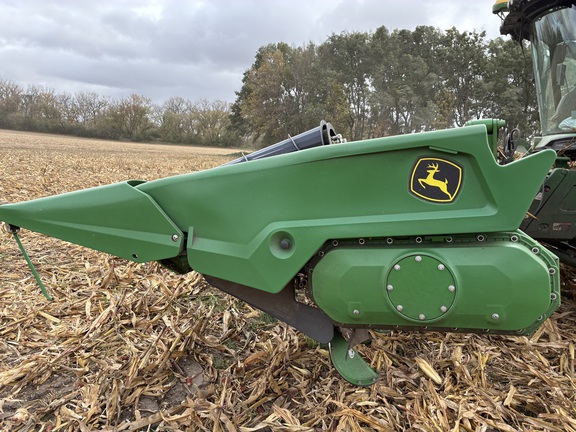 2022 John Deere C12F Header Corn Head