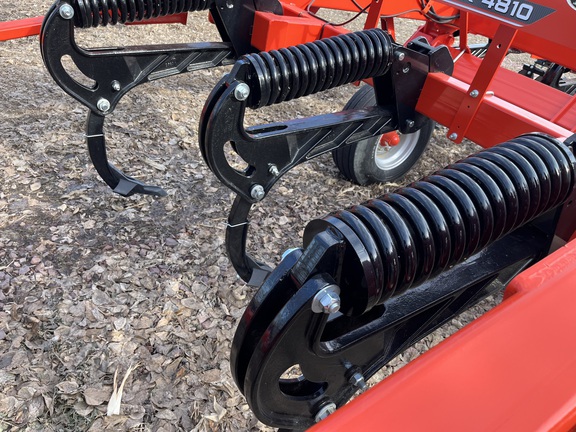 2024 Kuhn 4810 - 7 Disk Ripper