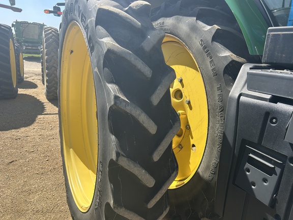 2012 John Deere 7215R Tractor