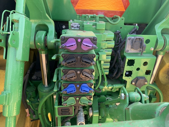 2012 John Deere 7215R Tractor