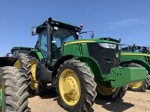 2012 John Deere 7215R Tractor