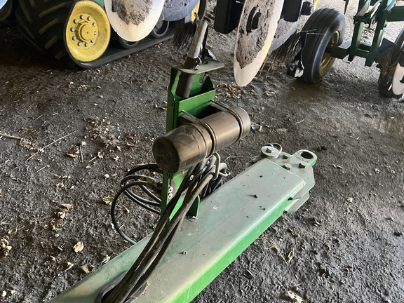 2012 John Deere 2410 Chisel Plow