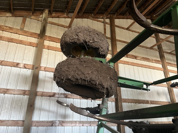 2012 John Deere 2410 Chisel Plow