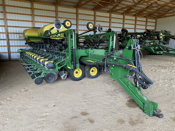 2015 John Deere DB60 Planter