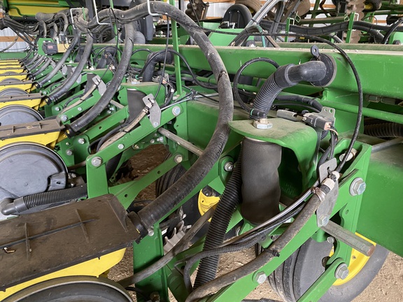 2015 John Deere DB60 Planter