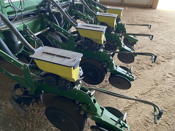 2015 John Deere DB60 Planter