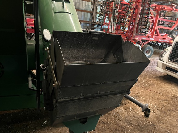 2012 Unverferth 1110 Grain Cart