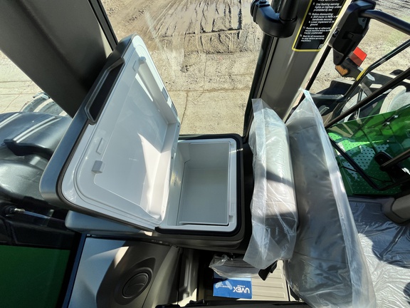 2025 John Deere 9R 640 Tractor 4WD