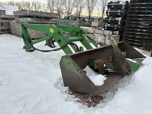 John Deere 158 Loader